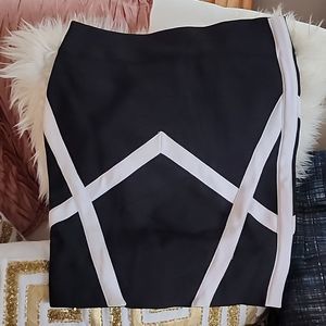 Guess by Marciano skirt sz medium